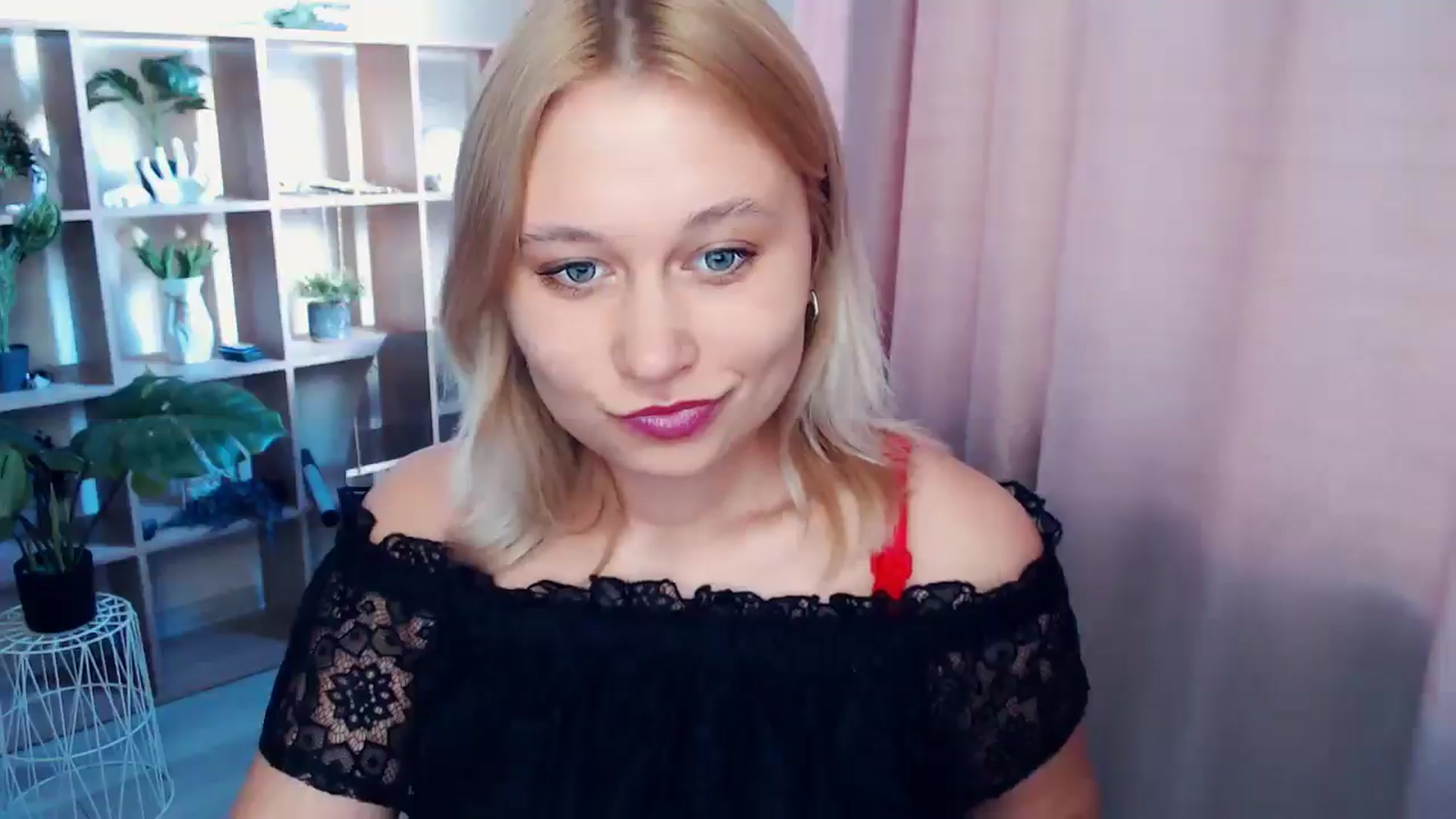 Gallery image thumbnail from Kukla_kolduna's myfreecams stream on, 03/28/2025, 15:25 image 3 of 20