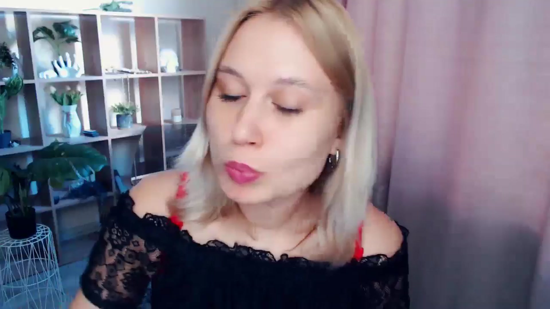 Gallery image thumbnail from Kukla_kolduna's myfreecams stream on, 03/28/2025, 15:25 image 20 of 20