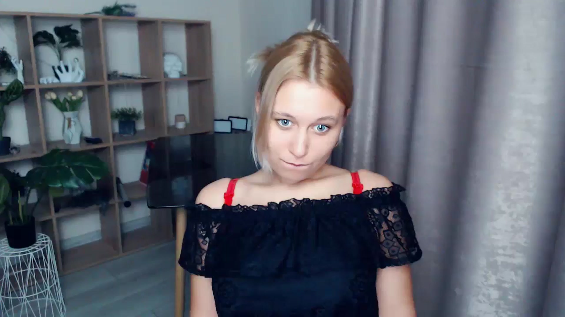 Gallery image thumbnail from Kukla_kolduna's myfreecams stream on, 03/28/2025, 18:42 image 11 of 20