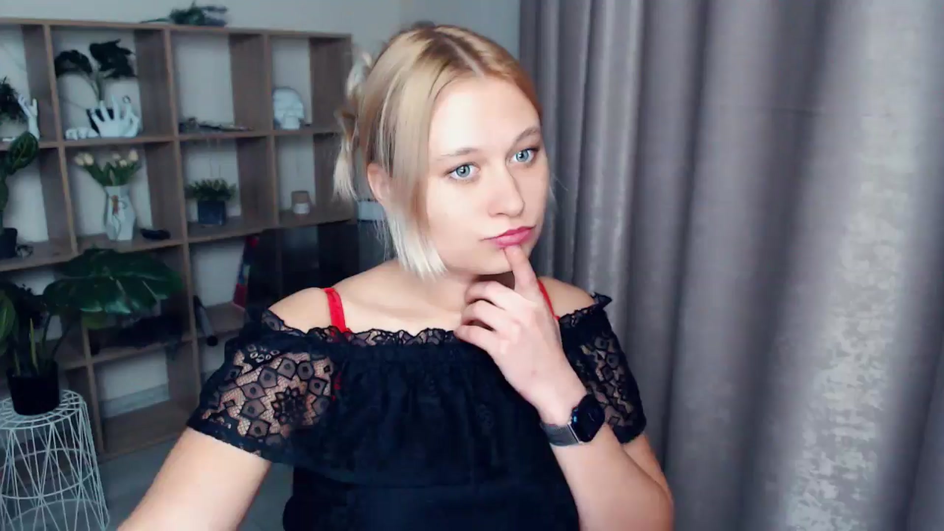 Gallery image thumbnail from Kukla_kolduna's myfreecams stream on, 03/28/2025, 18:42 image 17 of 20