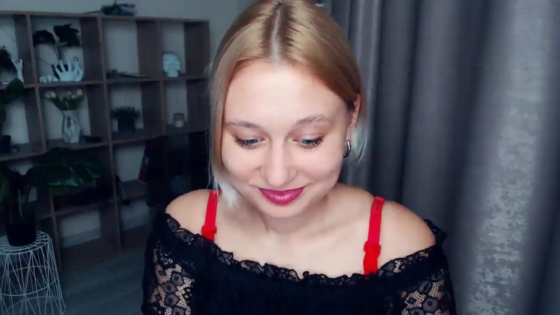 Gallery image thumbnail from Kukla_kolduna's myfreecams stream on, 03/28/2025, 18:42 image 14 of 20