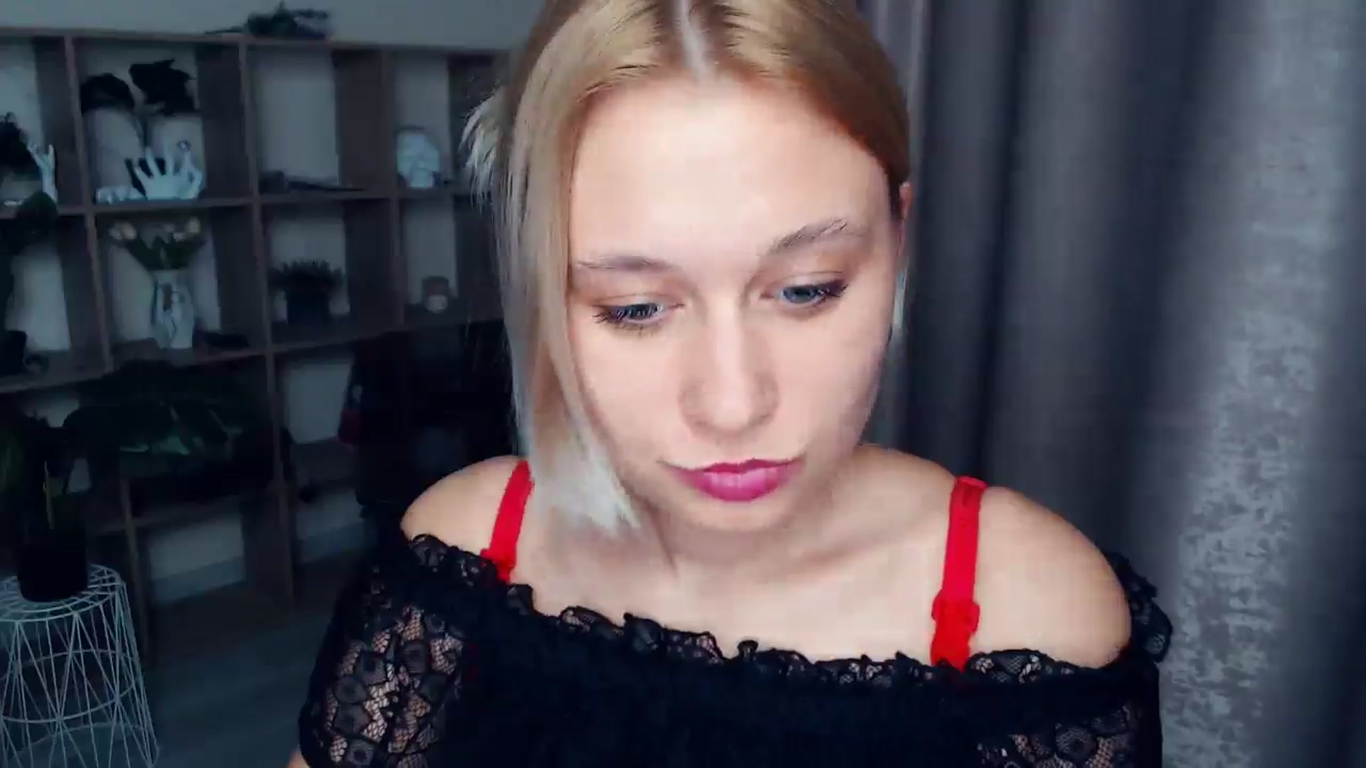 Gallery image thumbnail from Kukla_kolduna's myfreecams stream on, 03/28/2025, 18:42 image 12 of 20