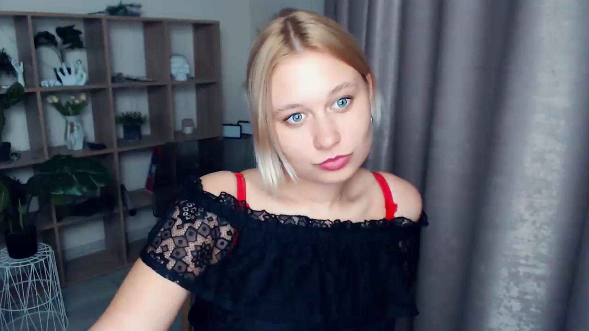 Gallery image thumbnail from Kukla_kolduna's myfreecams stream on, 03/28/2025, 18:42 image 18 of 20