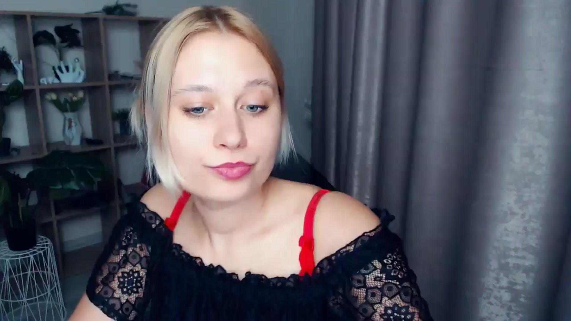 Gallery image thumbnail from Kukla_kolduna's myfreecams stream on, 03/28/2025, 18:42 image 16 of 20