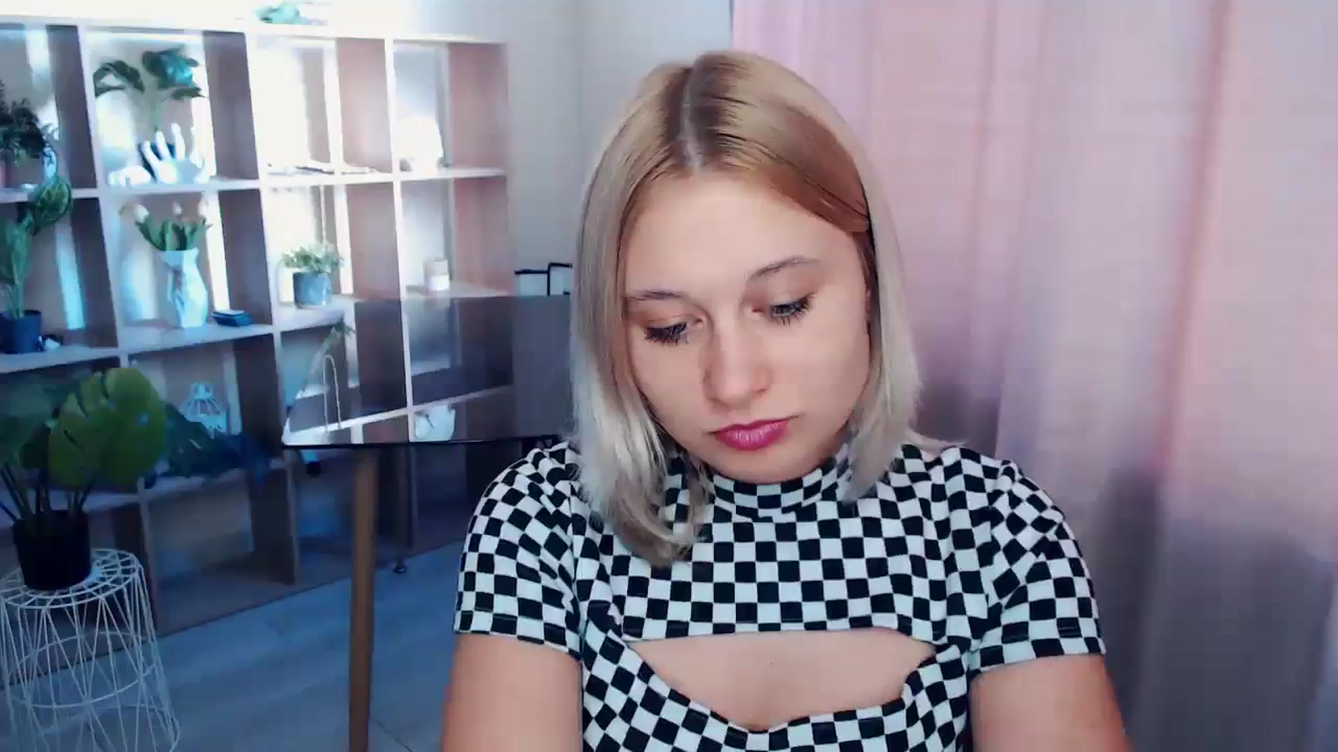 Gallery image thumbnail from Kukla_kolduna's myfreecams stream on, 03/29/2025, 14:27 image 7 of 20