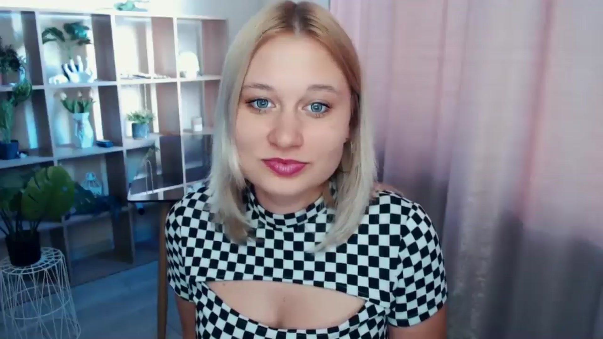 Gallery image thumbnail from Kukla_kolduna's myfreecams stream on, 03/29/2025, 14:27 image 17 of 20
