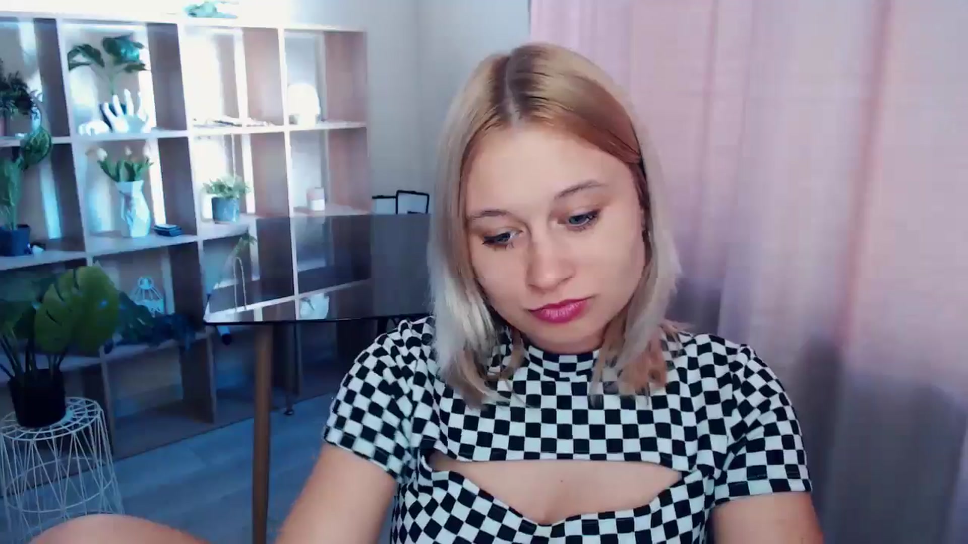 Gallery image thumbnail from Kukla_kolduna's myfreecams stream on, 03/29/2025, 14:27 image 2 of 20