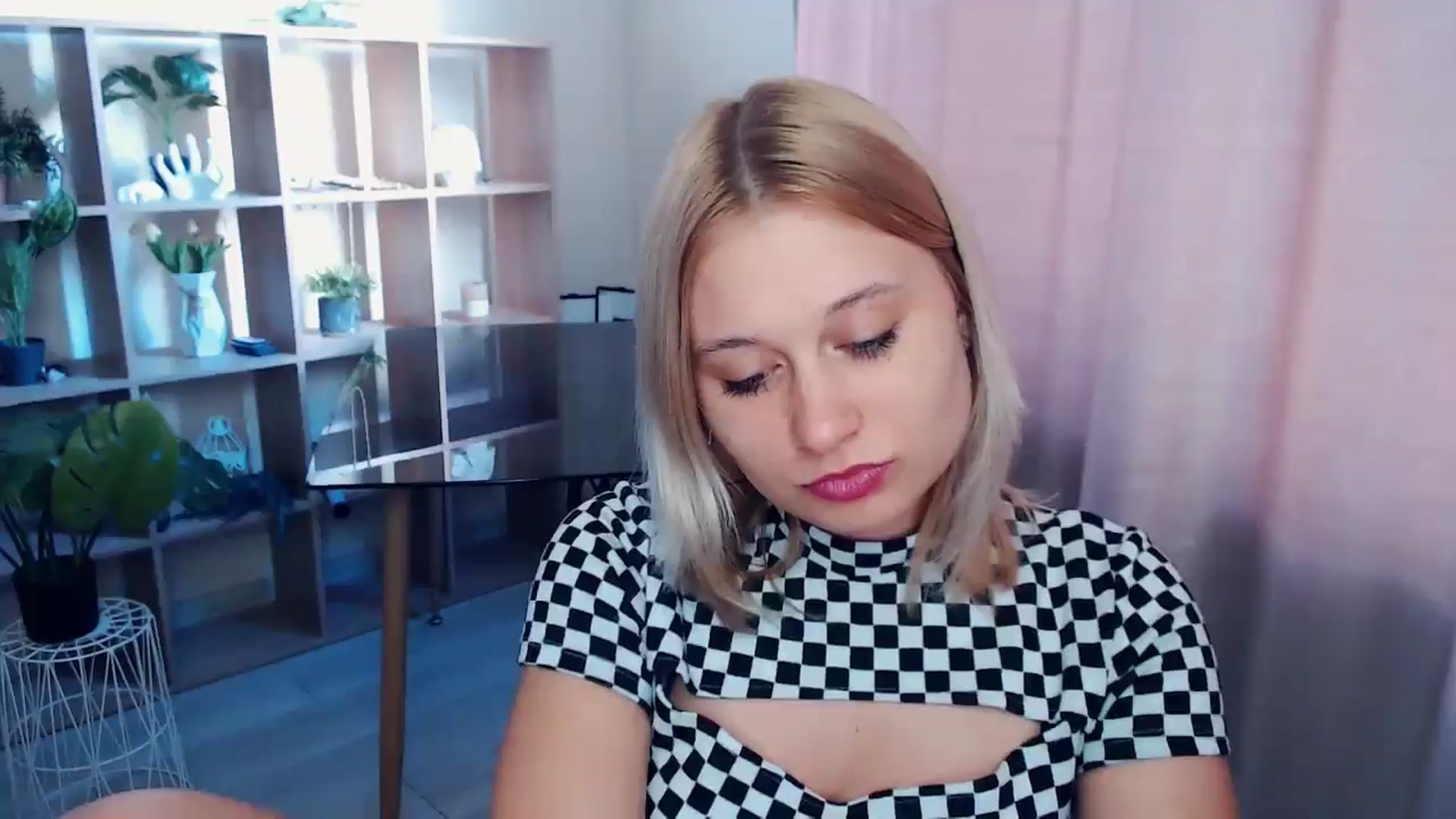 Gallery image thumbnail from Kukla_kolduna's myfreecams stream on, 03/29/2025, 14:27 image 3 of 20