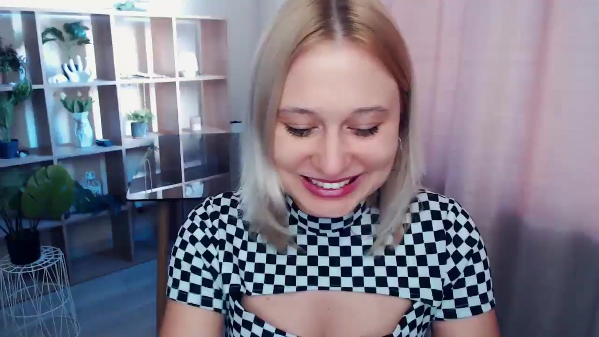 Gallery image thumbnail from Kukla_kolduna's myfreecams stream on, 03/29/2025, 14:27 image 18 of 20