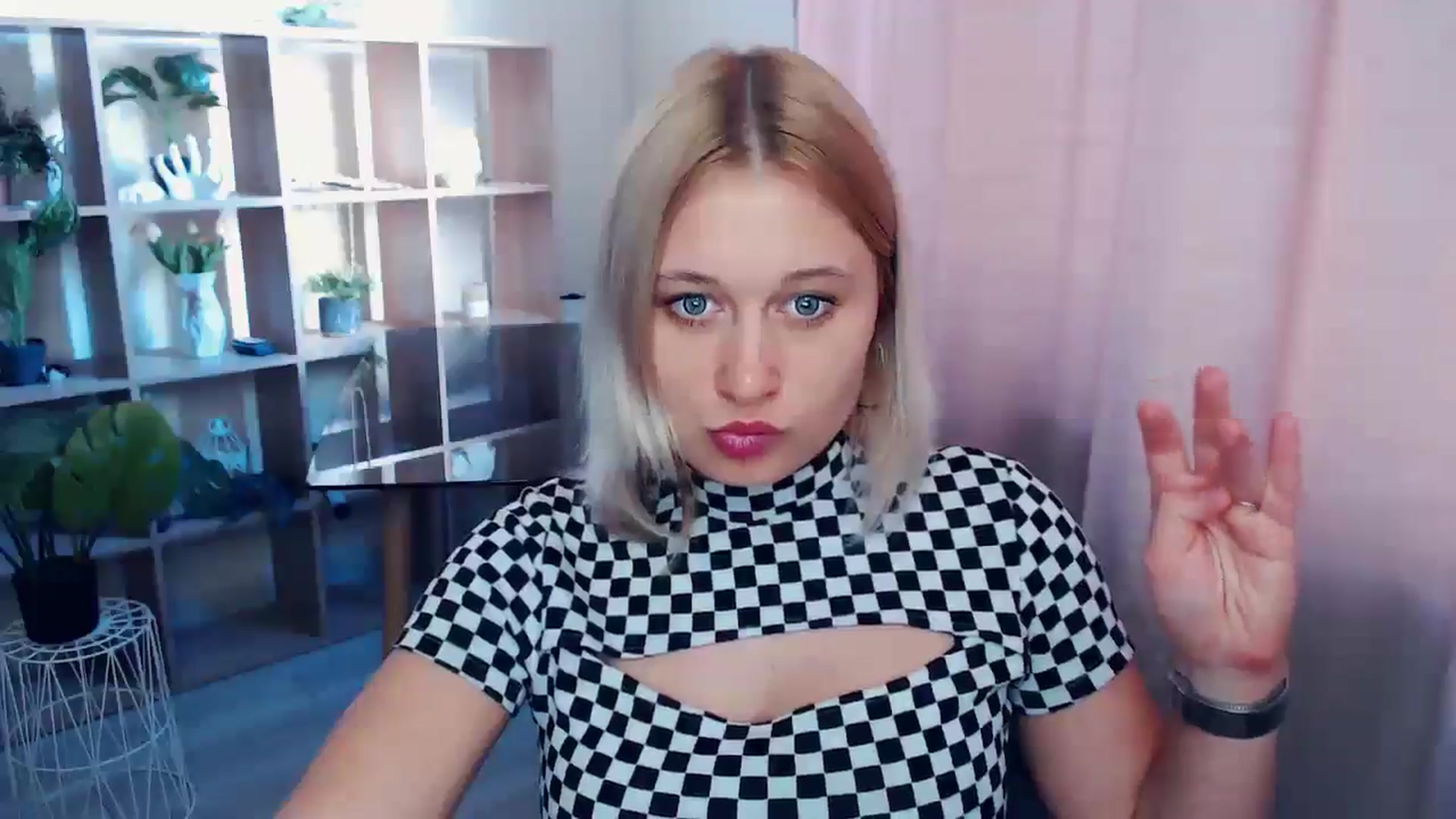 Gallery image thumbnail from Kukla_kolduna's myfreecams stream on, 03/29/2025, 14:27 image 8 of 20