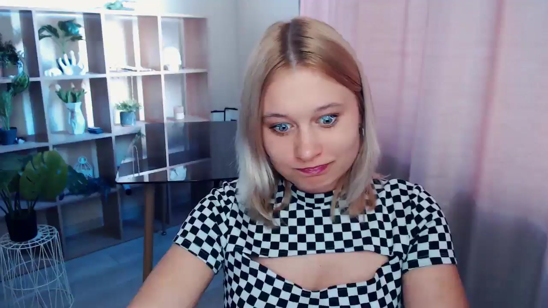 Gallery image thumbnail from Kukla_kolduna's myfreecams stream on, 03/29/2025, 14:27 image 4 of 20