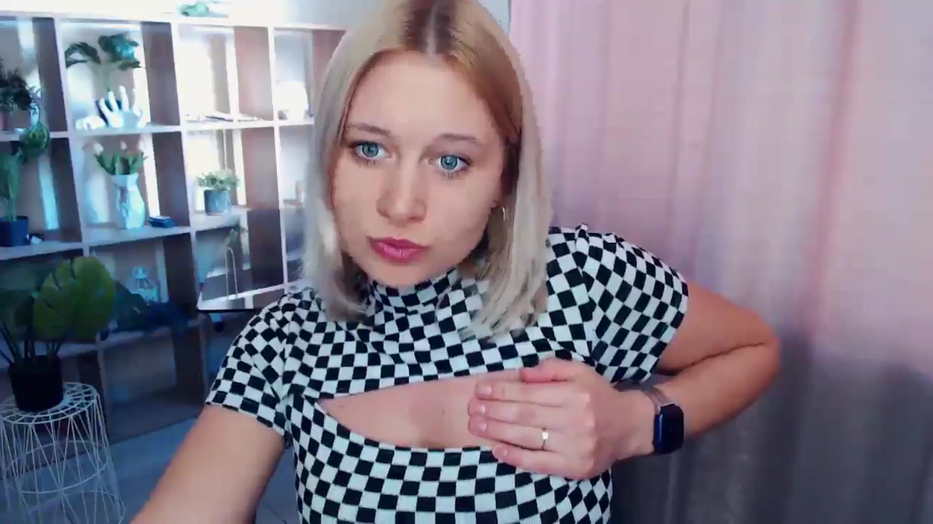 Gallery image thumbnail from Kukla_kolduna's myfreecams stream on, 03/29/2025, 14:27 image 20 of 20