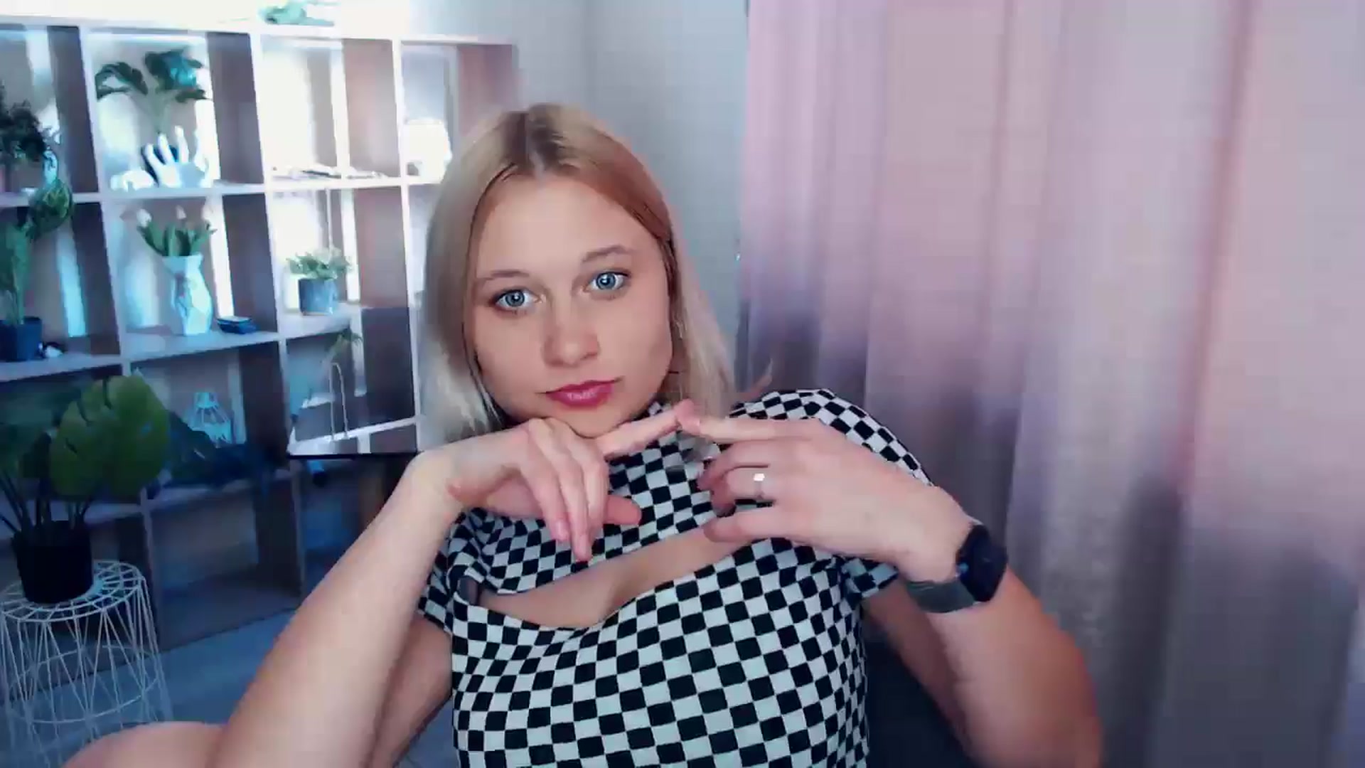 Gallery image thumbnail from Kukla_kolduna's myfreecams stream on, 03/29/2025, 14:27 image 11 of 20
