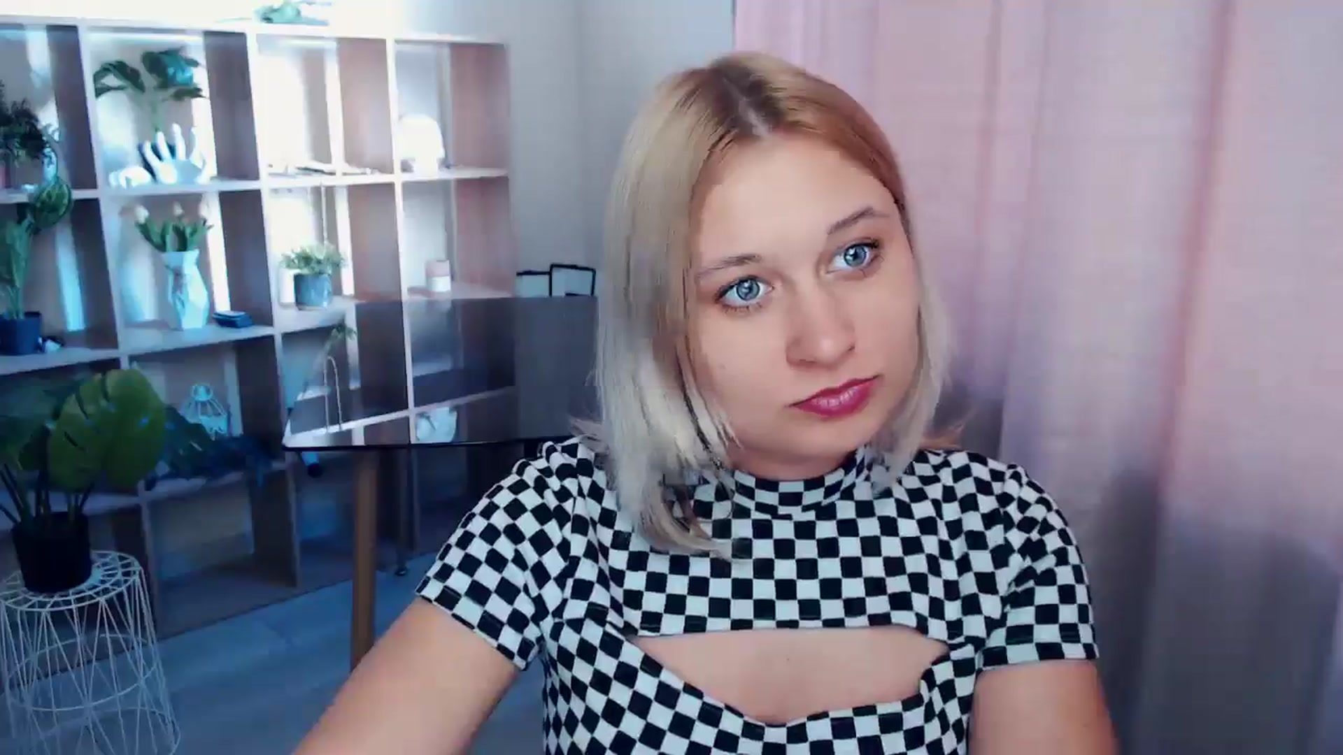 Gallery image thumbnail from Kukla_kolduna's myfreecams stream on, 03/29/2025, 14:27 image 12 of 20