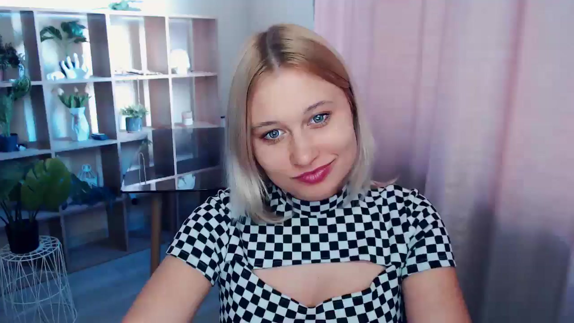 Gallery image thumbnail from Kukla_kolduna's myfreecams stream on, 03/29/2025, 14:27 image 13 of 20
