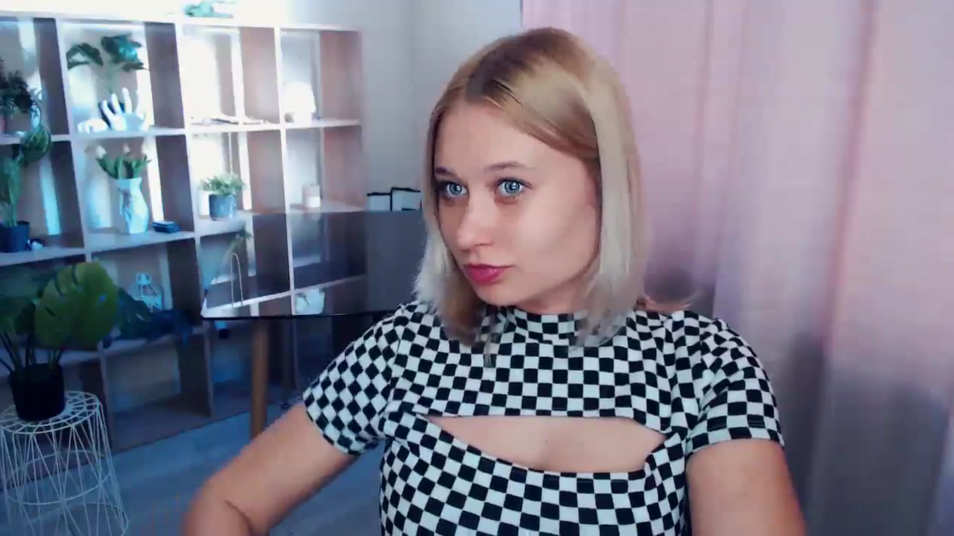 Gallery image thumbnail from Kukla_kolduna's myfreecams stream on, 03/29/2025, 14:27 image 10 of 20