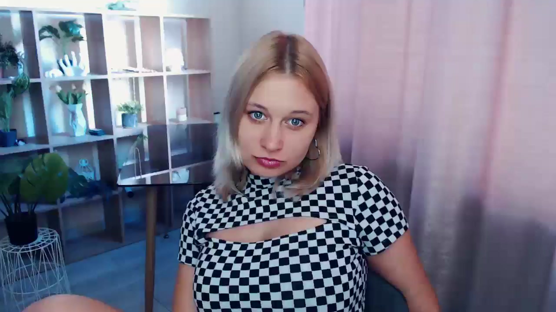 Gallery image thumbnail from Kukla_kolduna's myfreecams stream on, 03/29/2025, 14:27 image 1 of 20