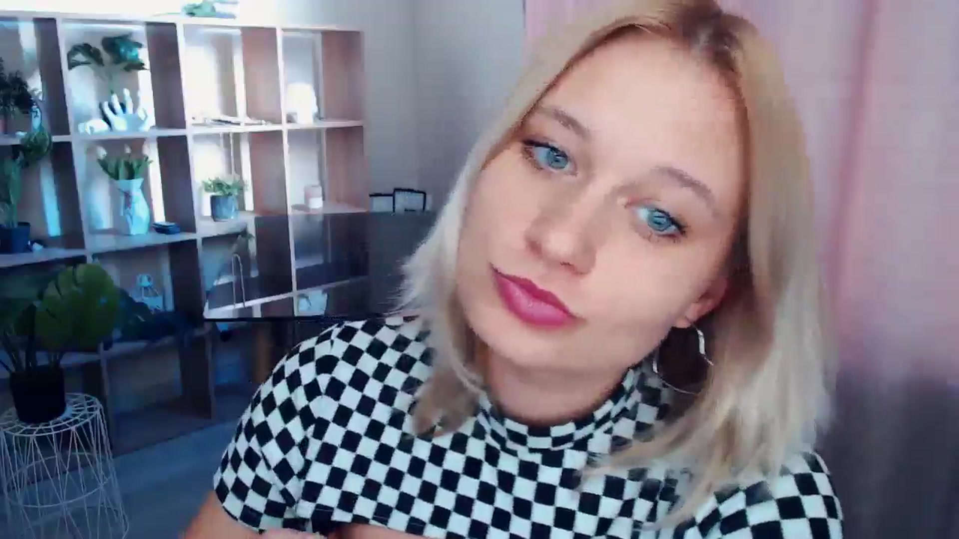 Gallery image thumbnail from Kukla_kolduna's myfreecams stream on, 03/29/2025, 15:01 image 4 of 20