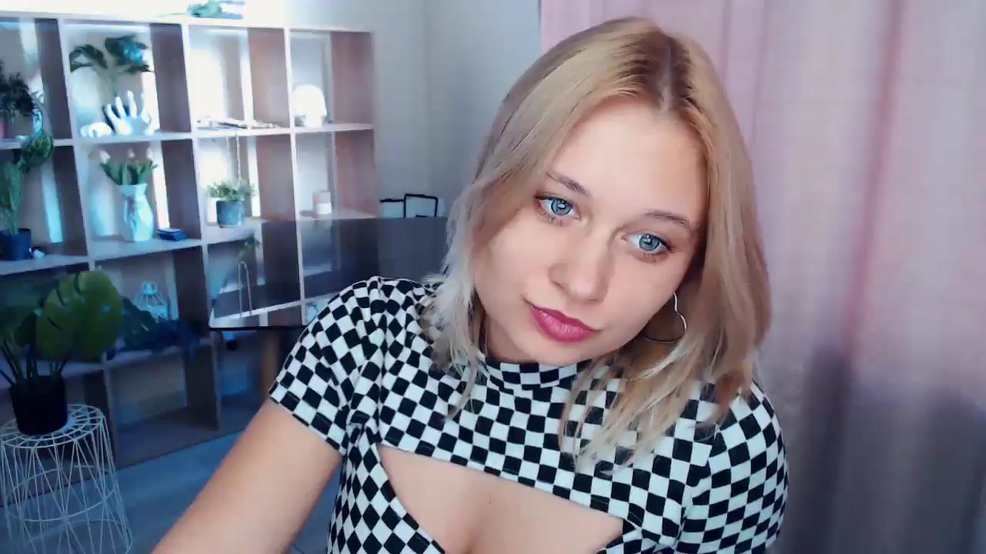 Gallery image thumbnail from Kukla_kolduna's myfreecams stream on, 03/29/2025, 15:01 image 10 of 20