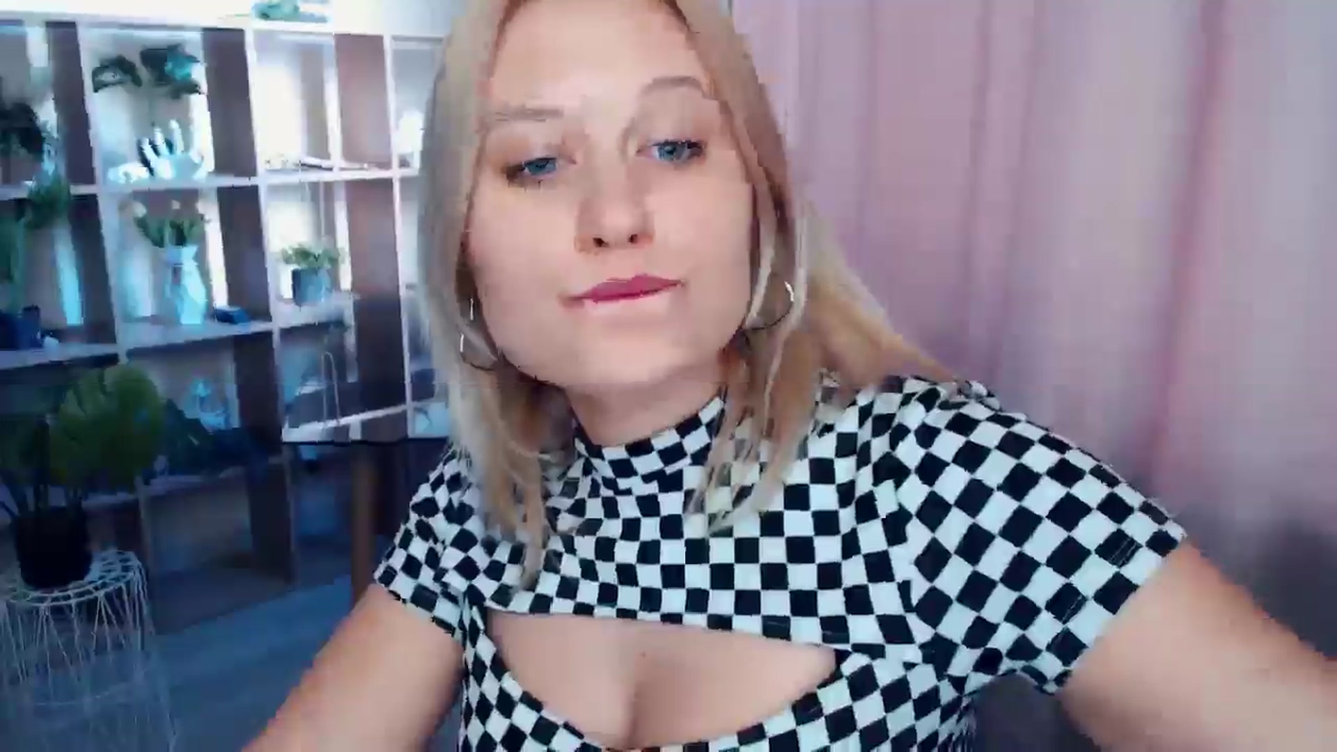 Gallery image thumbnail from Kukla_kolduna's myfreecams stream on, 03/29/2025, 15:01 image 12 of 20