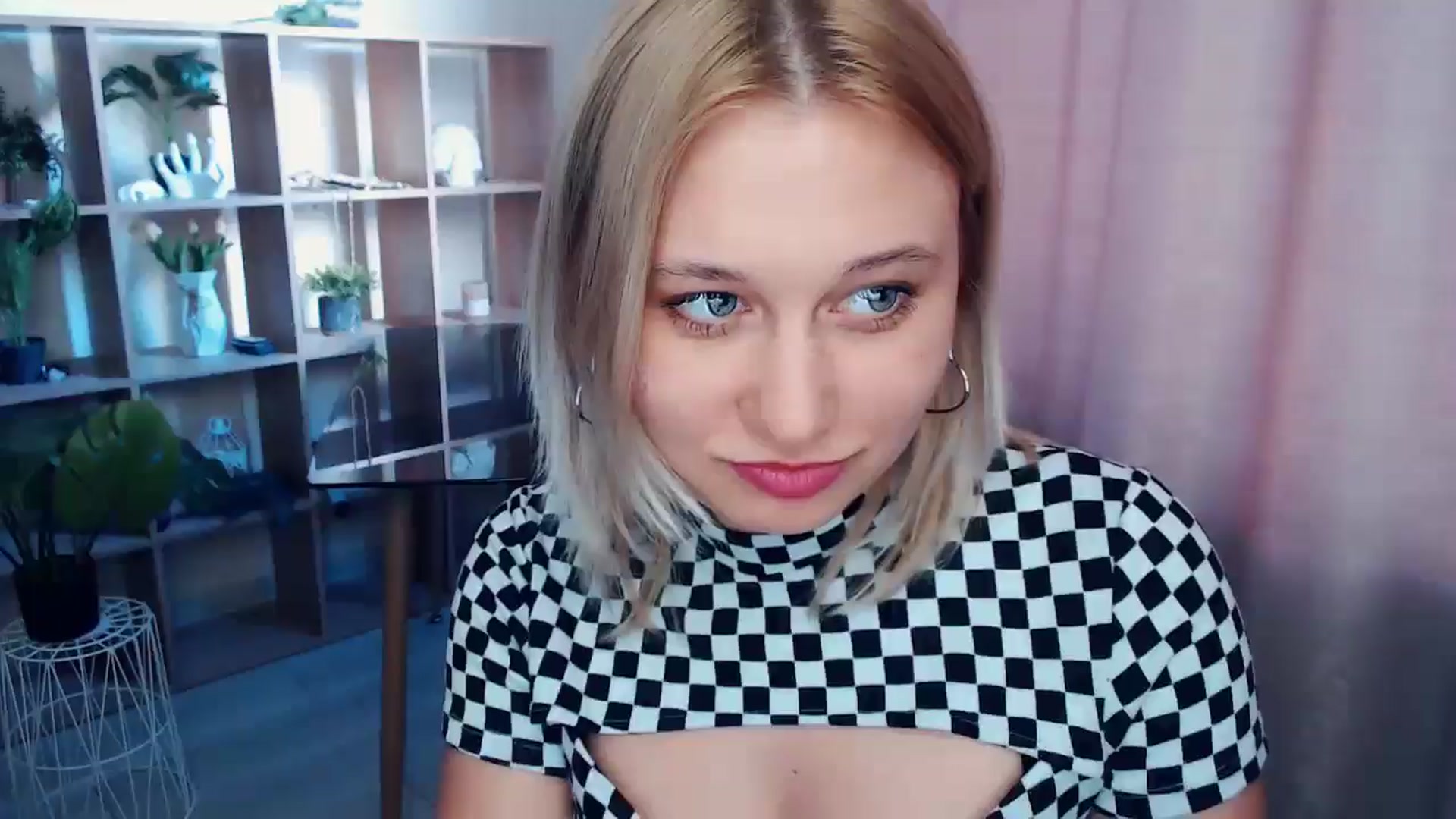 Gallery image thumbnail from Kukla_kolduna's myfreecams stream on, 03/29/2025, 15:01 image 15 of 20