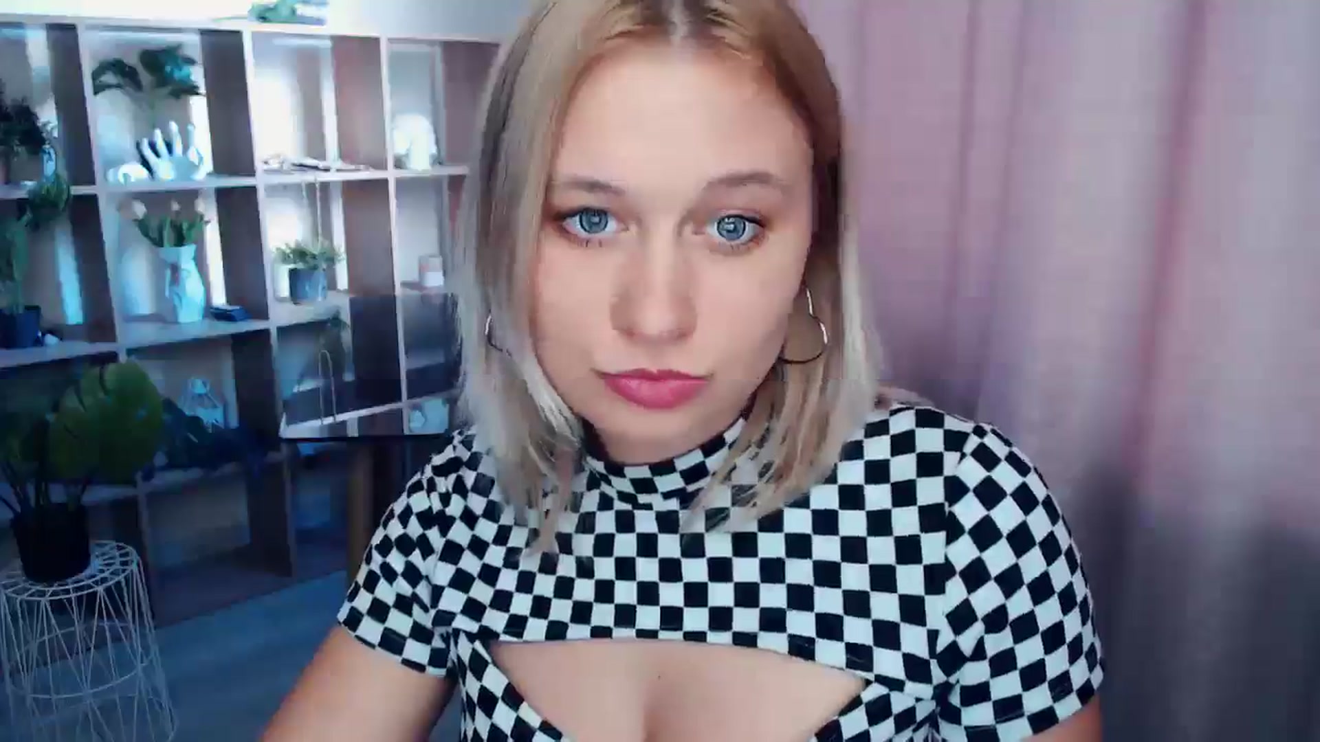 Gallery image thumbnail from Kukla_kolduna's myfreecams stream on, 03/29/2025, 15:01 image 16 of 20