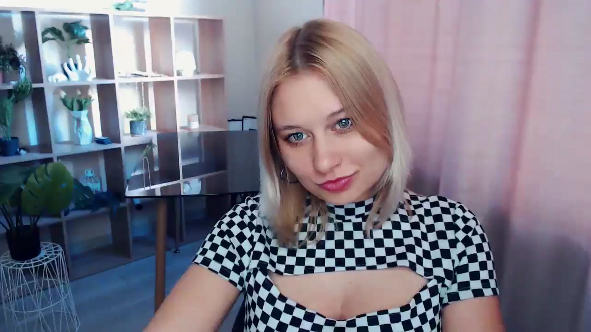 Gallery image thumbnail from Kukla_kolduna's myfreecams stream on, 03/29/2025, 15:01 image 5 of 20