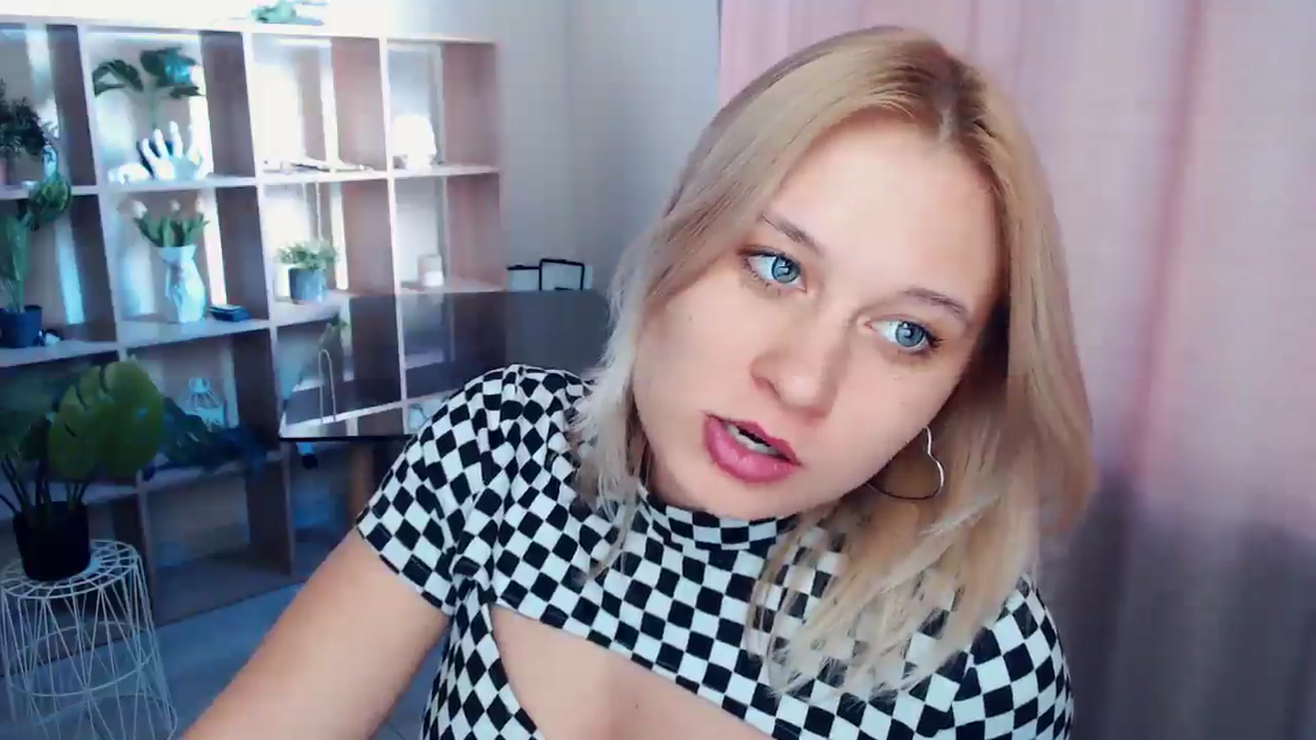 Gallery image thumbnail from Kukla_kolduna's myfreecams stream on, 03/29/2025, 15:01 image 9 of 20