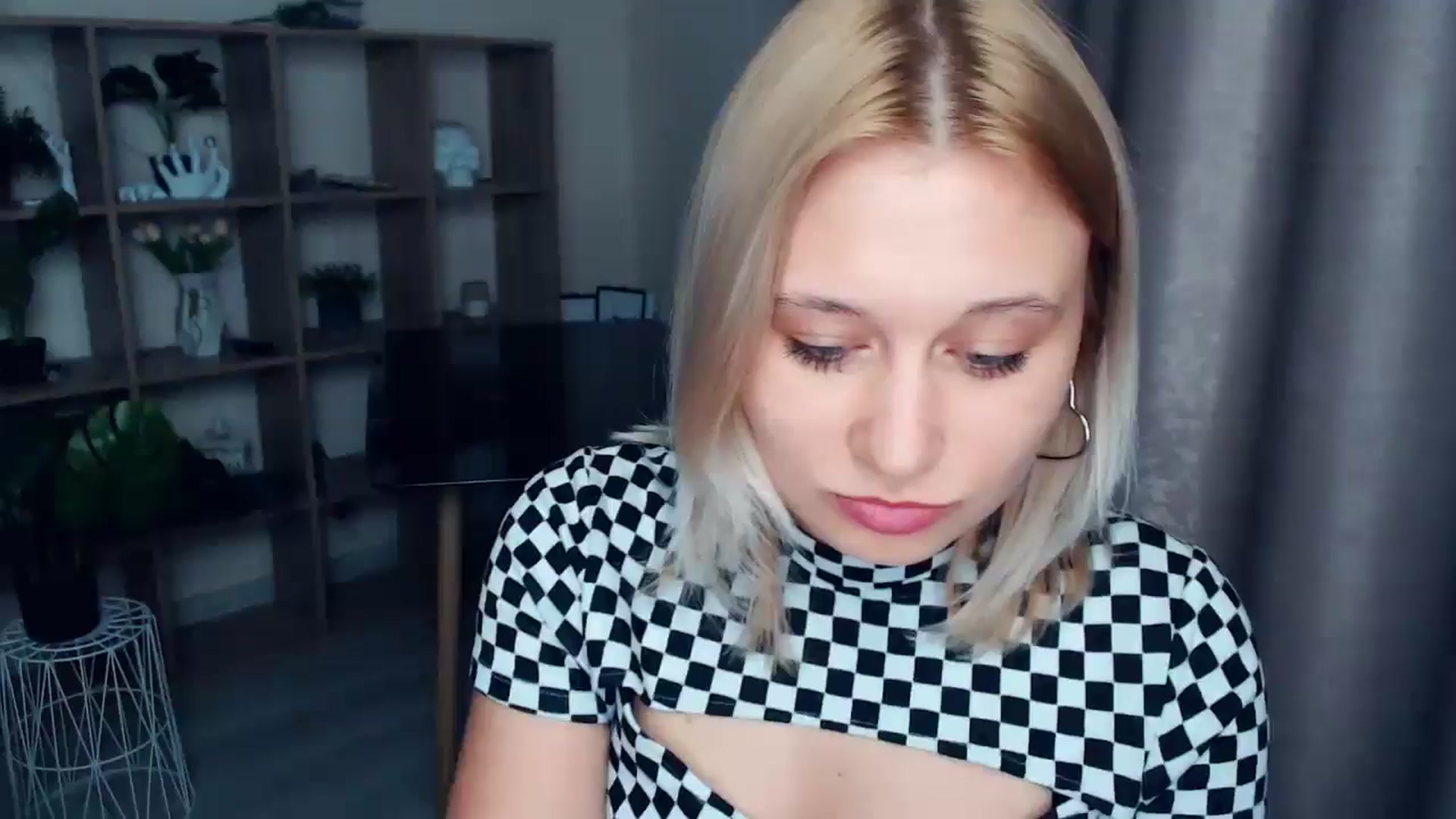 Gallery image thumbnail from Kukla_kolduna's myfreecams stream on, 03/29/2025, 16:59 image 20 of 20