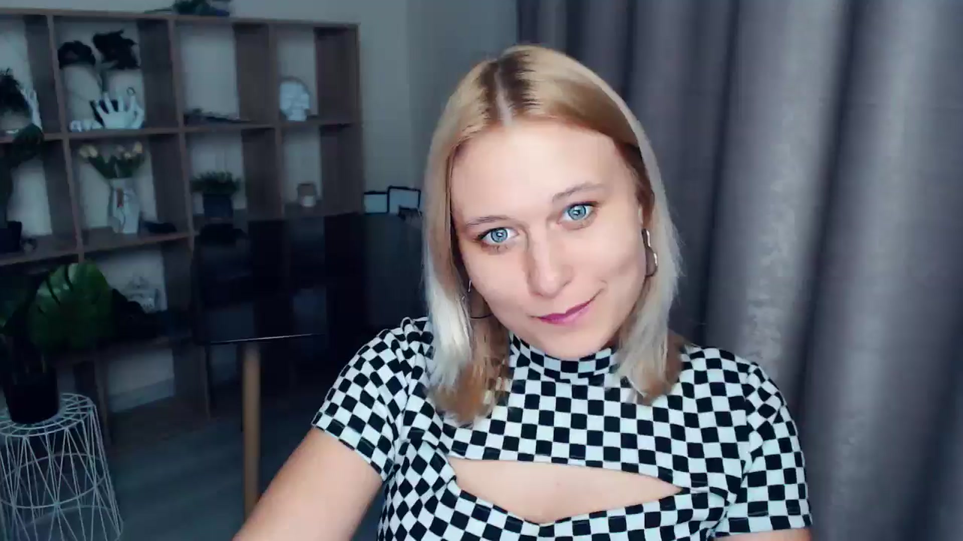 Gallery image thumbnail from Kukla_kolduna's myfreecams stream on, 03/29/2025, 18:33 image 15 of 20