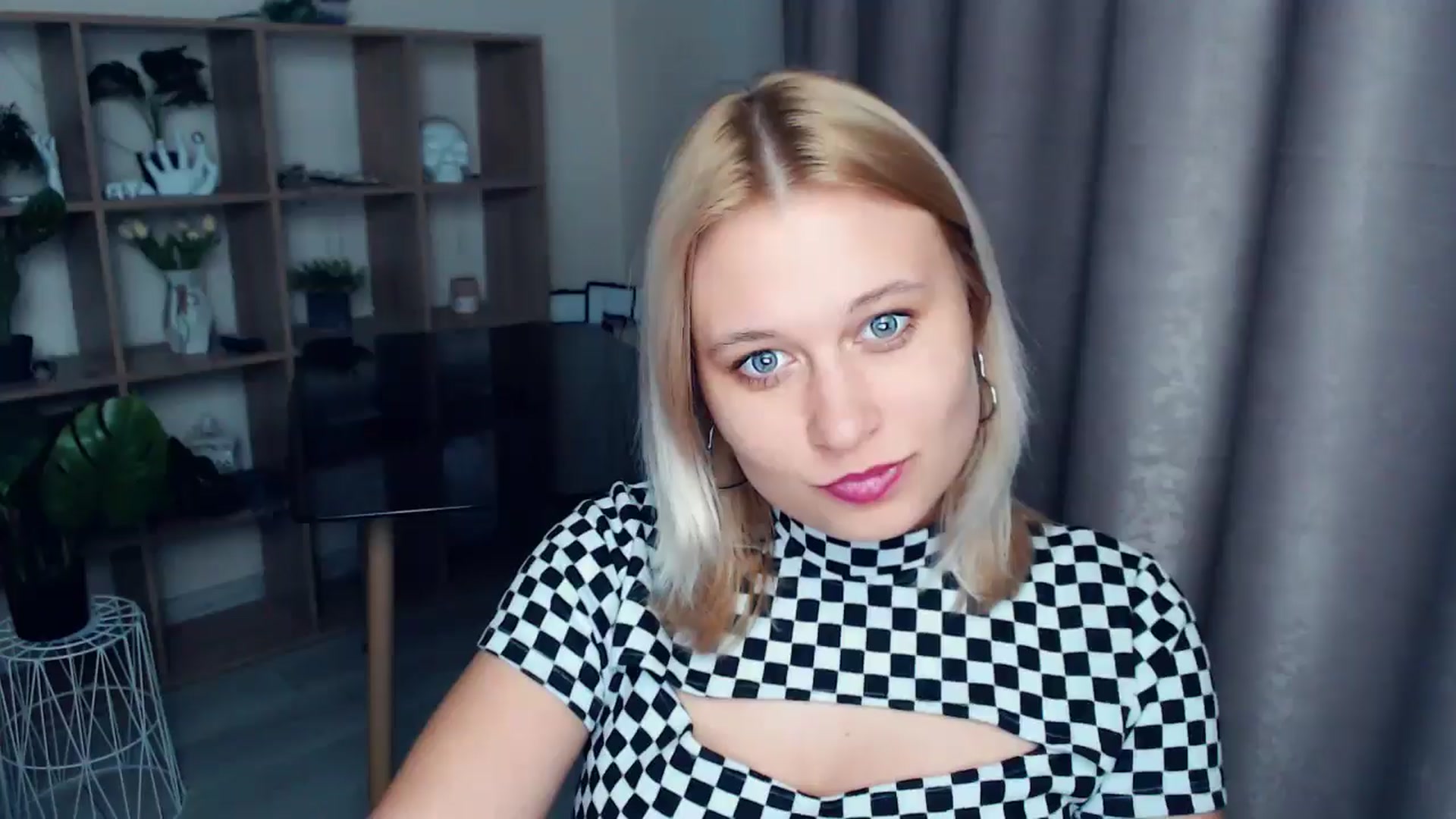 Gallery image thumbnail from Kukla_kolduna's myfreecams stream on, 03/29/2025, 18:33 image 16 of 20