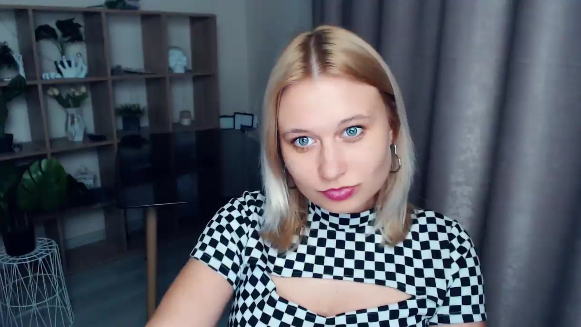 Gallery image thumbnail from Kukla_kolduna's myfreecams stream on, 03/29/2025, 18:33 image 14 of 20