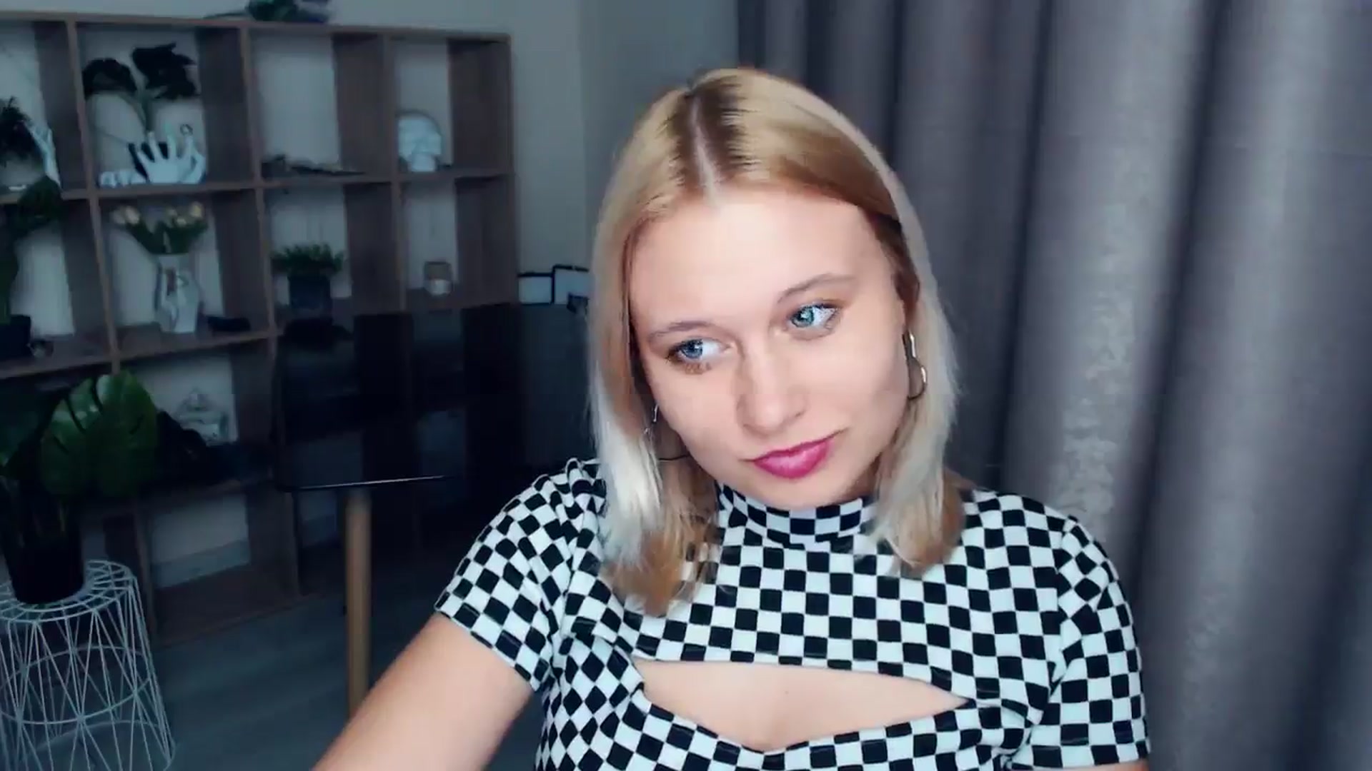 Gallery image thumbnail from Kukla_kolduna's myfreecams stream on, 03/29/2025, 18:33 image 17 of 20