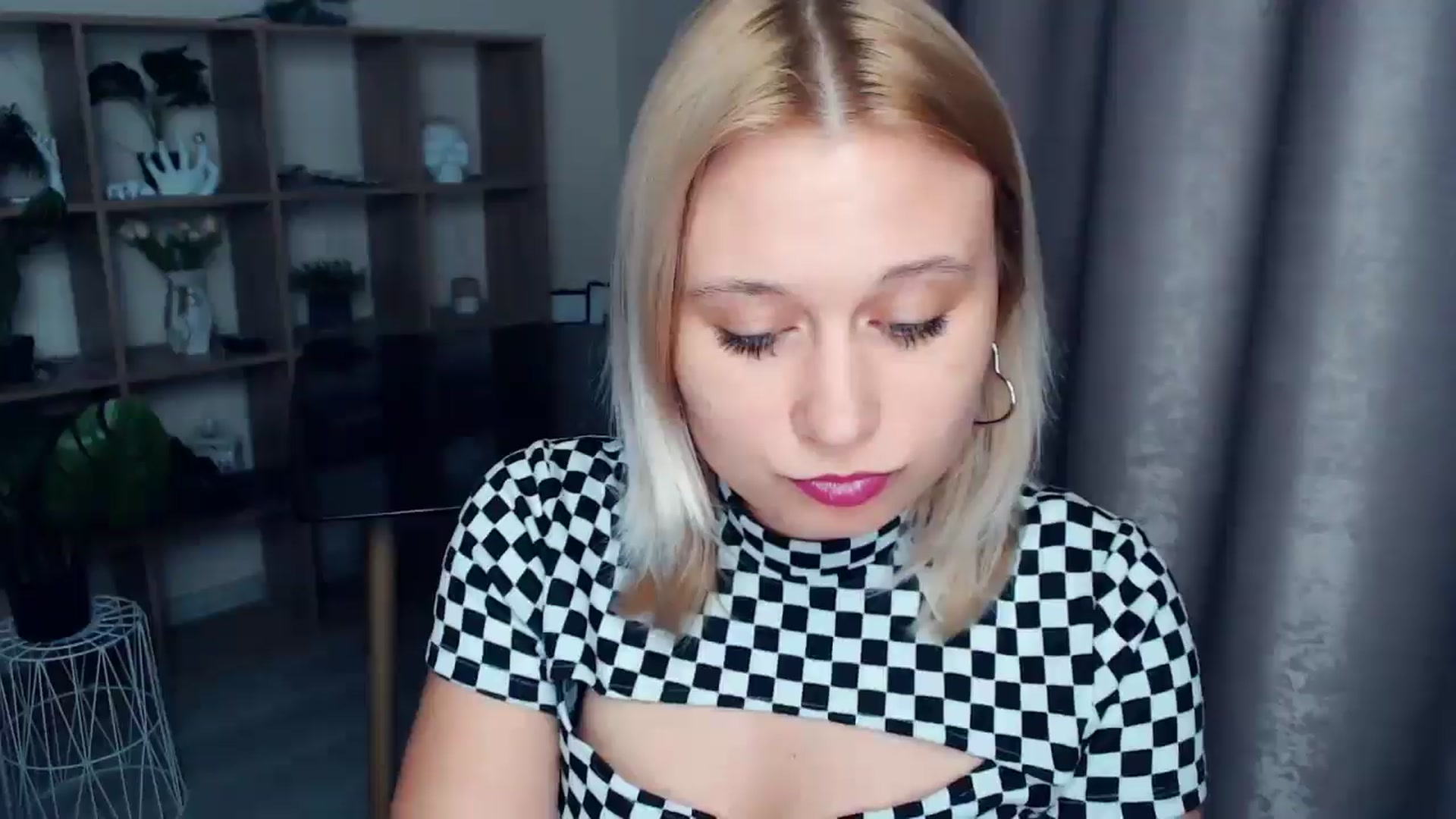 Gallery image thumbnail from Kukla_kolduna's myfreecams stream on, 03/29/2025, 18:33 image 6 of 20