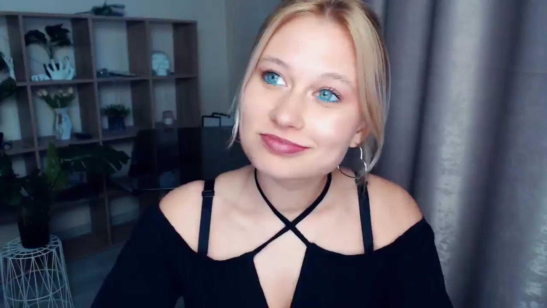 Gallery image thumbnail from Kukla_kolduna's myfreecams stream on, 03/30/2025, 16:44 image 10 of 20