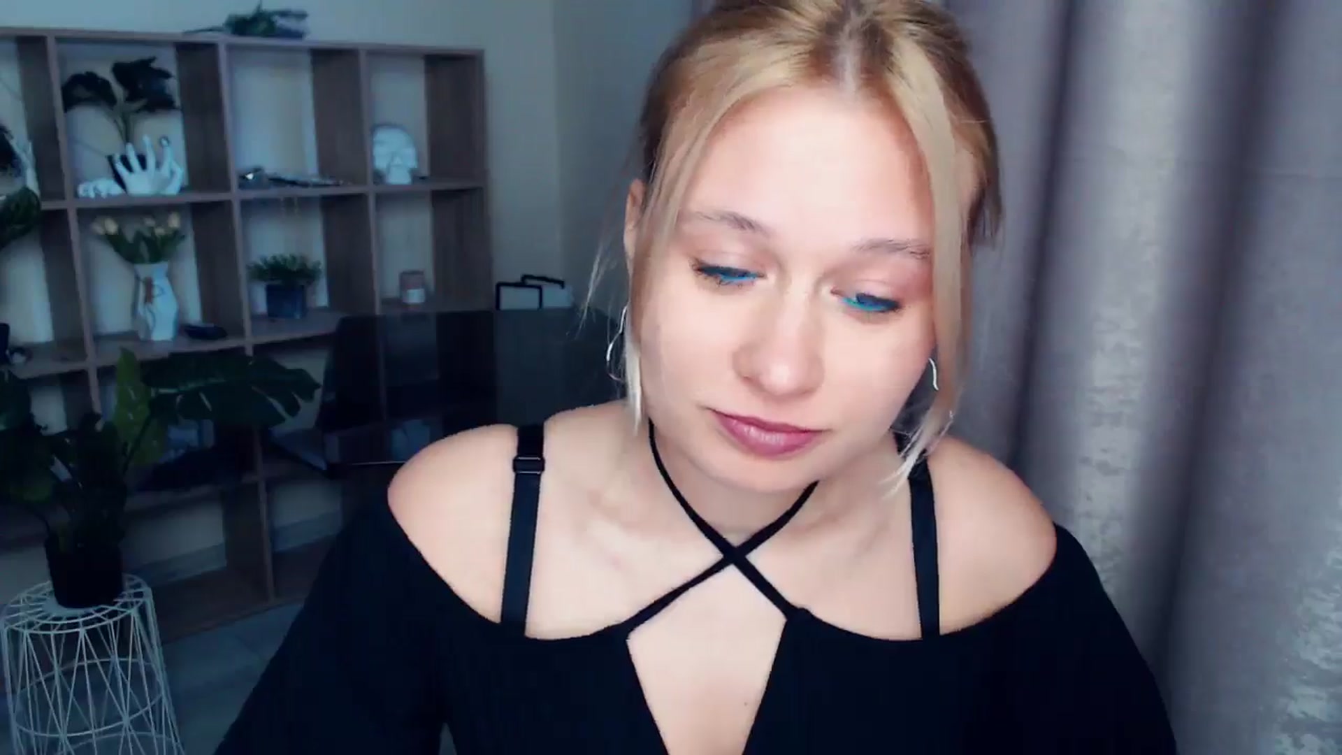 Gallery image thumbnail from Kukla_kolduna's myfreecams stream on, 03/30/2025, 16:44 image 3 of 20