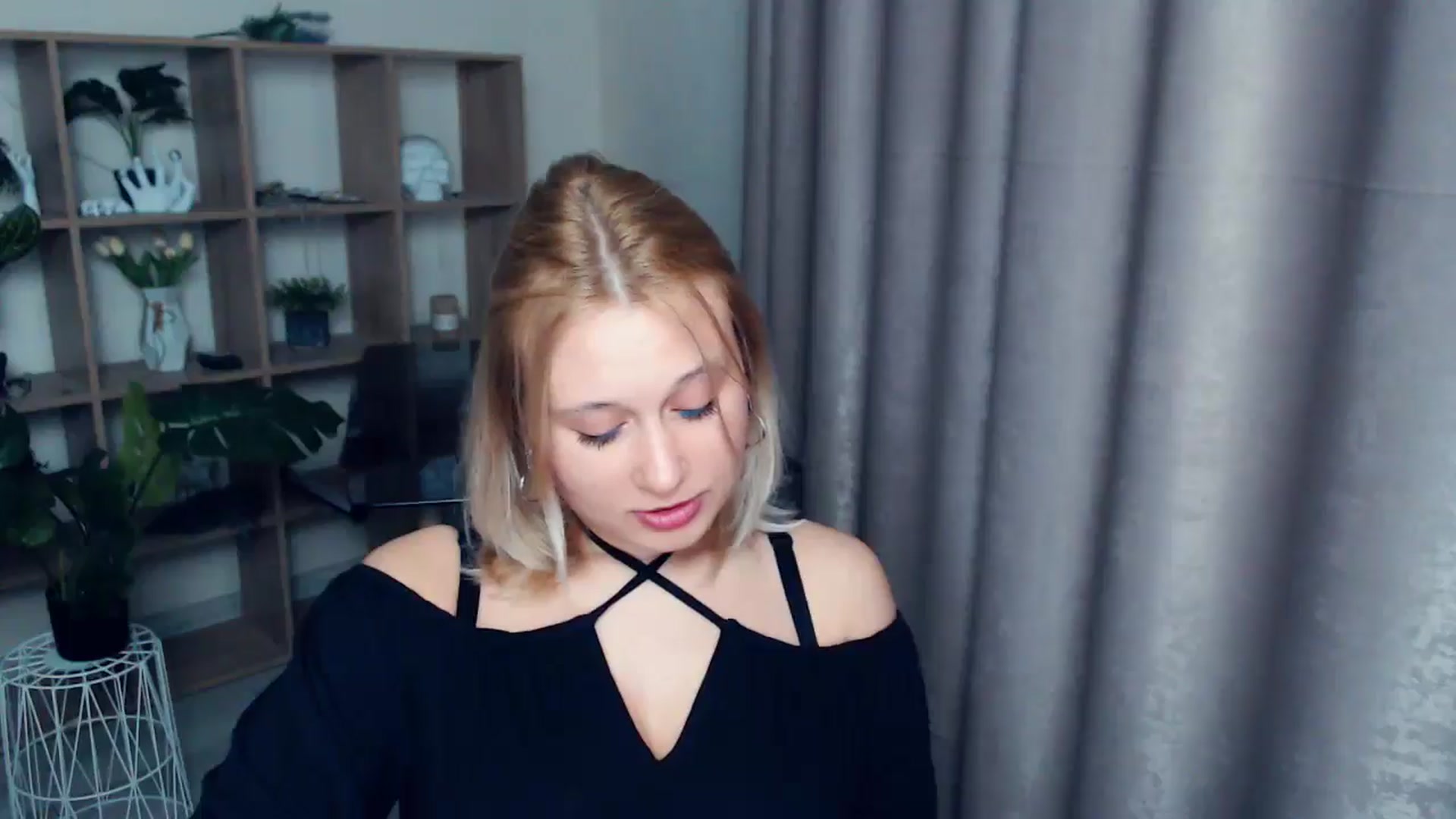 Gallery image thumbnail from Kukla_kolduna's myfreecams stream on, 03/30/2025, 18:06 image 17 of 20