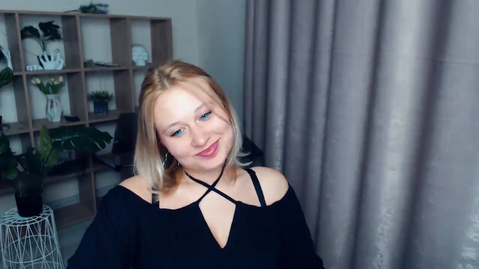 Gallery image thumbnail from Kukla_kolduna's myfreecams stream on, 03/30/2025, 18:06 image 19 of 20