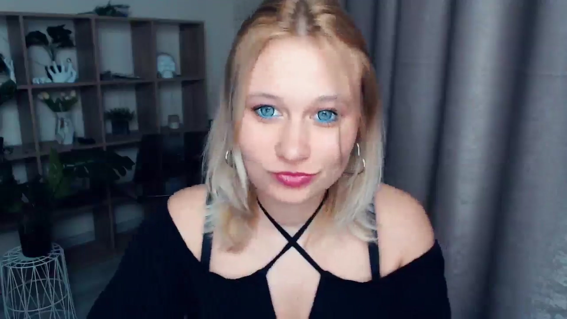 Gallery image thumbnail from Kukla_kolduna's myfreecams stream on, 03/30/2025, 18:06 image 10 of 20