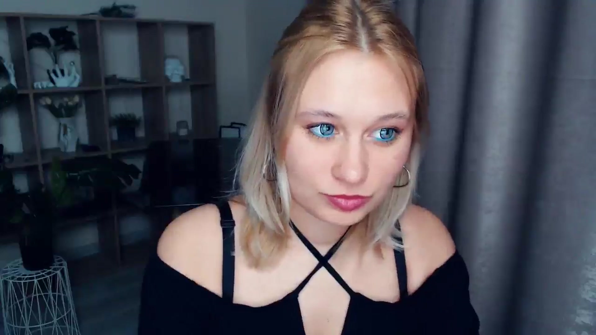 Gallery image thumbnail from Kukla_kolduna's myfreecams stream on, 03/30/2025, 18:06 image 14 of 20