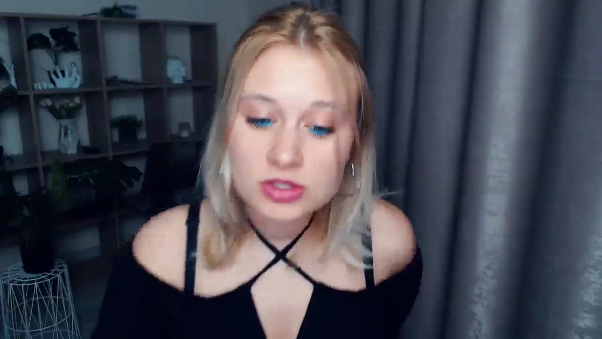 Gallery image thumbnail from Kukla_kolduna's myfreecams stream on, 03/30/2025, 18:06 image 16 of 20