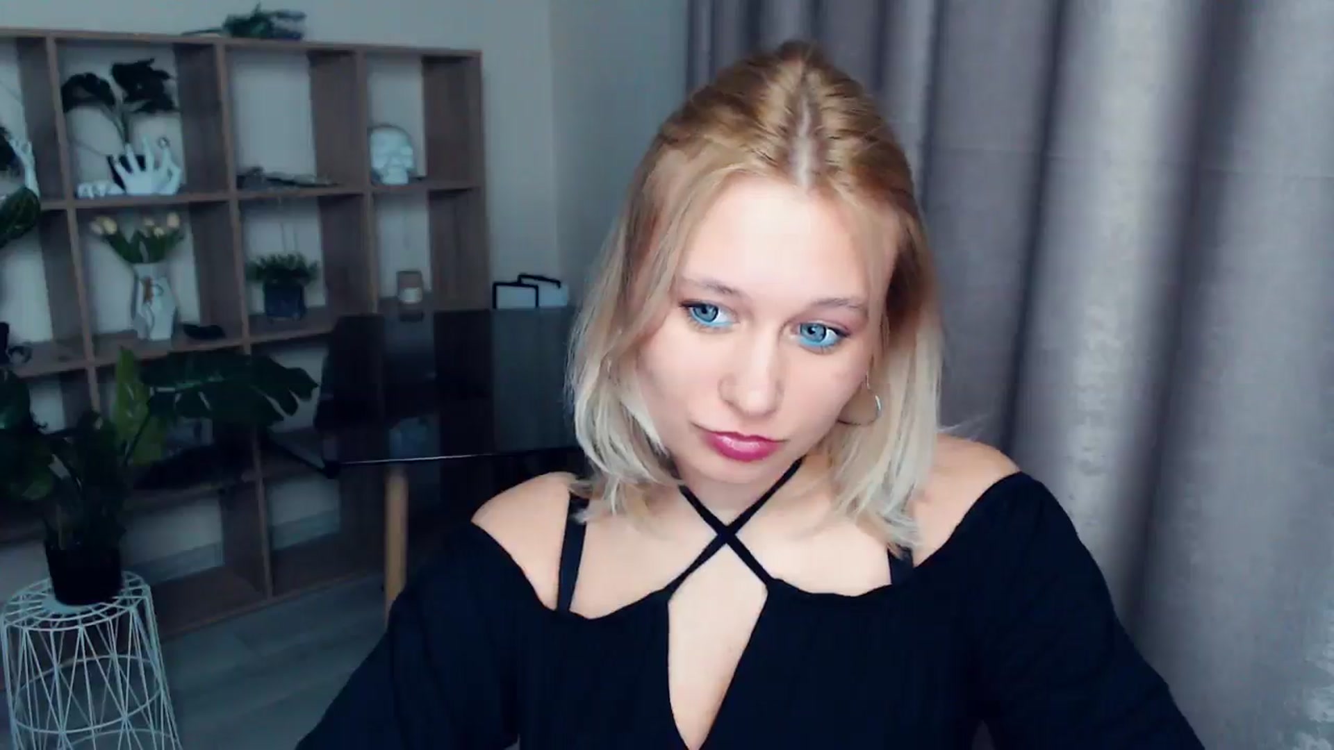 Gallery image thumbnail from Kukla_kolduna's myfreecams stream on, 03/30/2025, 18:06 image 5 of 20