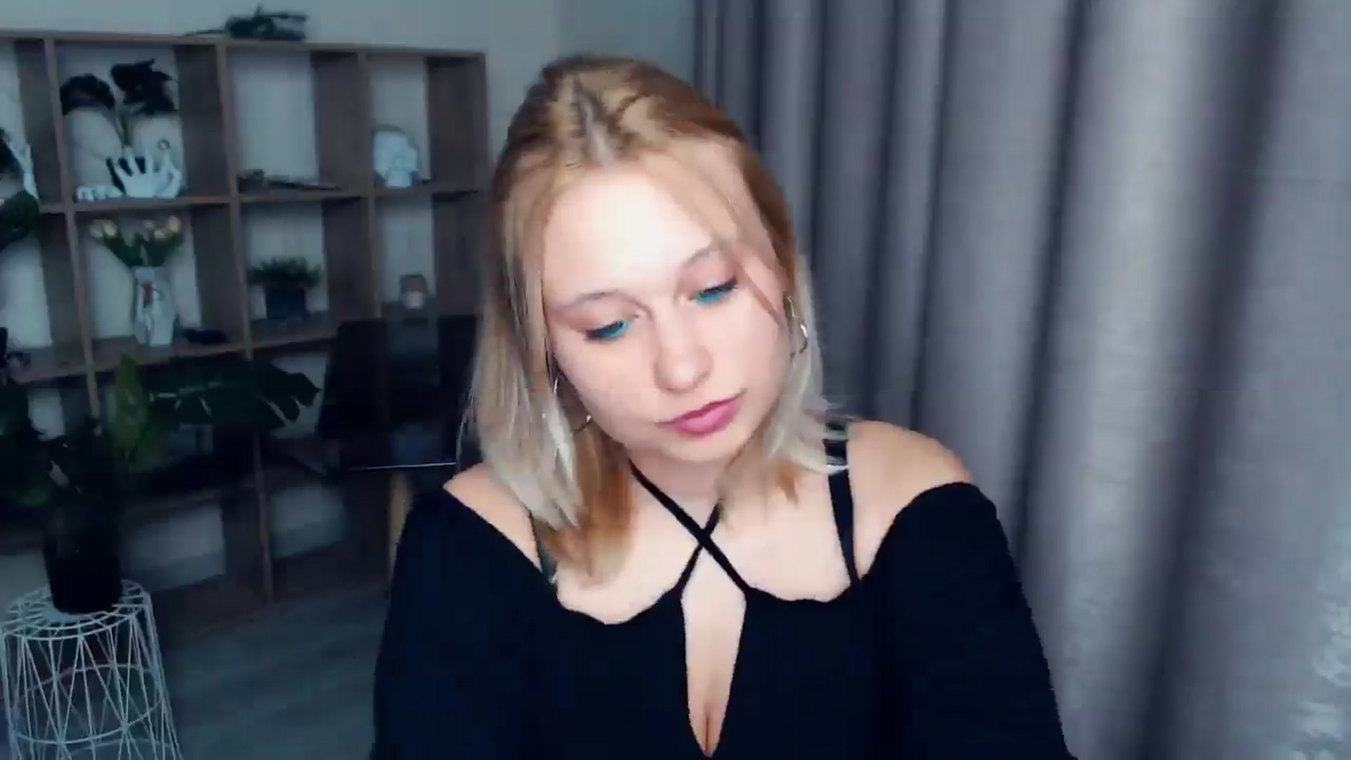 Gallery image thumbnail from Kukla_kolduna's myfreecams stream on, 03/30/2025, 18:06 image 13 of 20