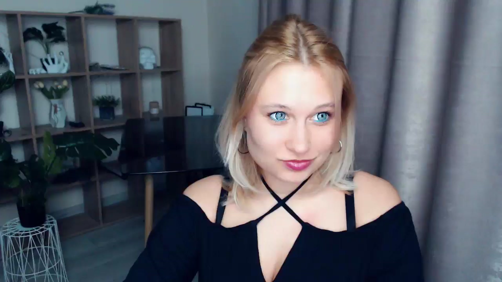 Gallery image thumbnail from Kukla_kolduna's myfreecams stream on, 03/30/2025, 18:06 image 6 of 20