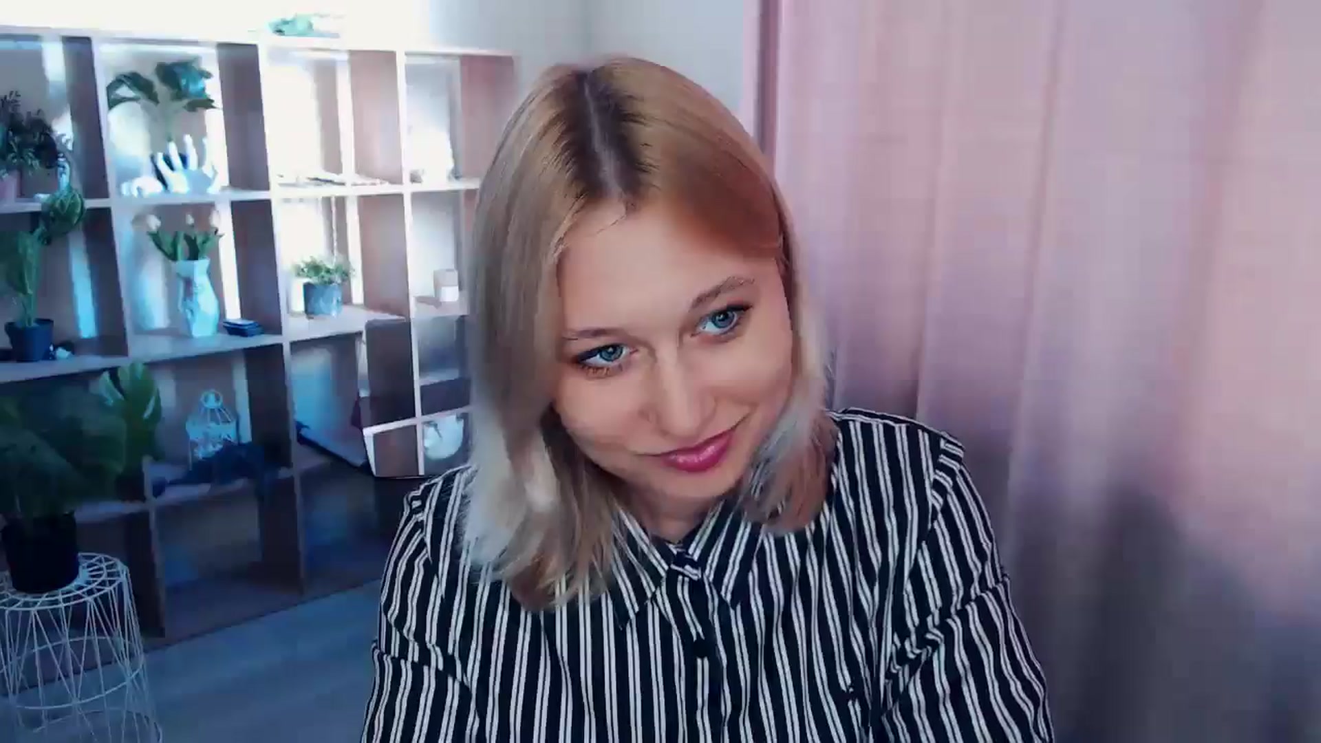 Gallery image thumbnail from Kukla_kolduna's myfreecams stream on, 04/03/2025, 15:45 image 6 of 20