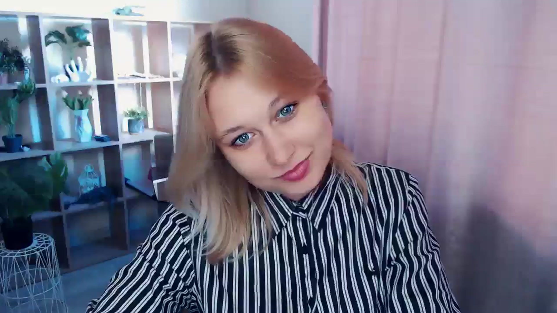 Gallery image thumbnail from Kukla_kolduna's myfreecams stream on, 04/03/2025, 15:45 image 13 of 20