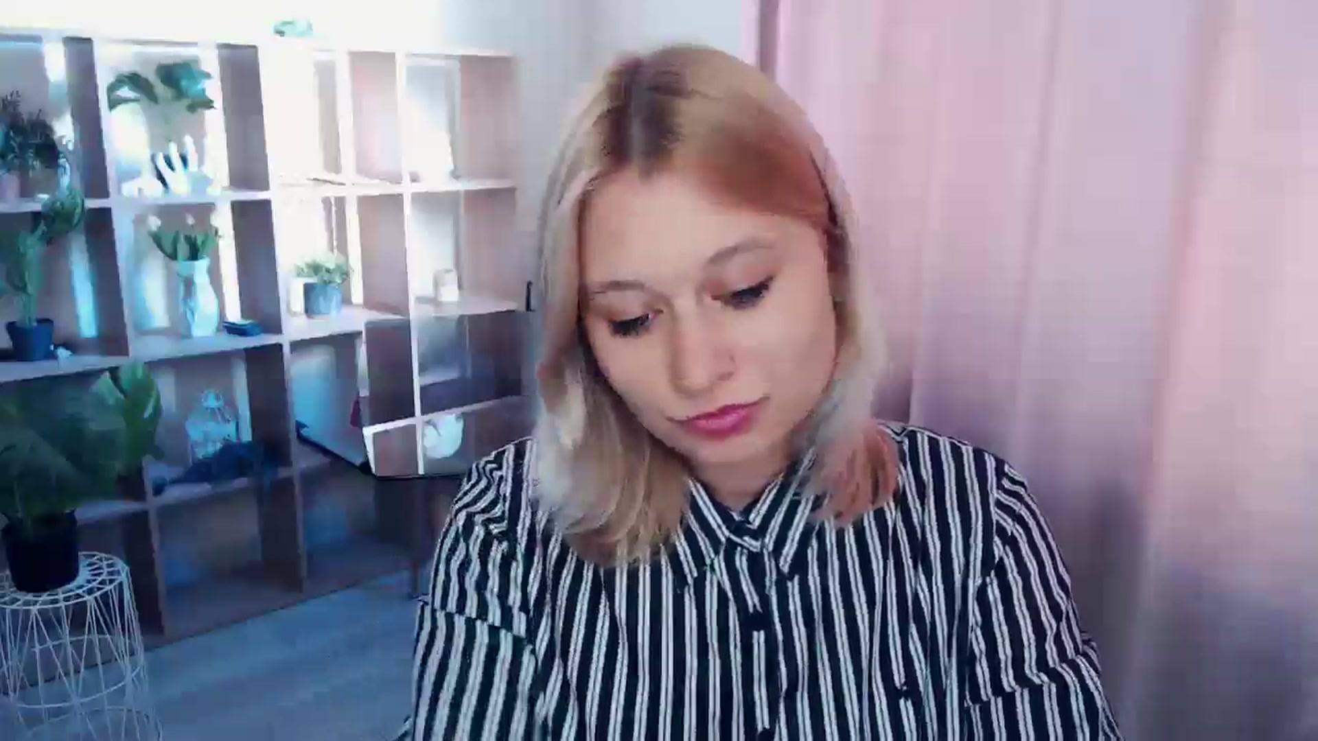 Gallery image thumbnail from Kukla_kolduna's myfreecams stream on, 04/03/2025, 15:45 image 3 of 20