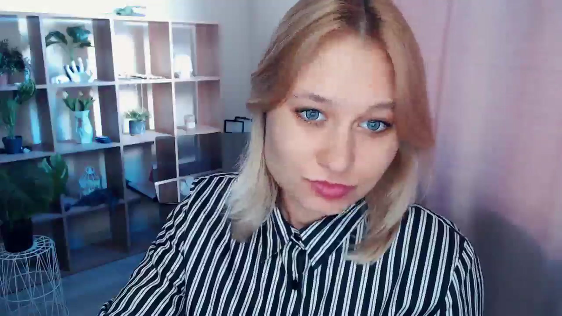 Gallery image thumbnail from Kukla_kolduna's myfreecams stream on, 04/03/2025, 15:45 image 15 of 20
