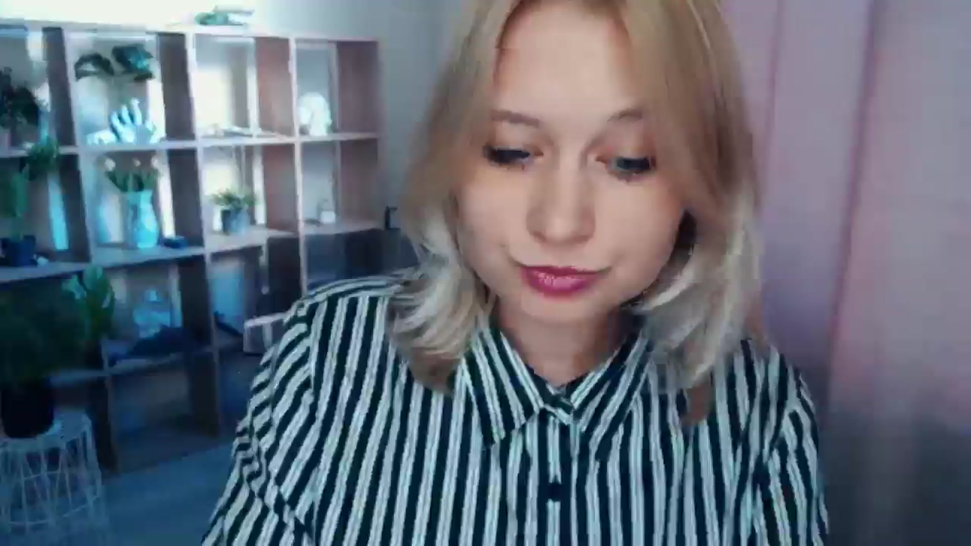 Gallery image thumbnail from Kukla_kolduna's myfreecams stream on, 04/03/2025, 15:45 image 18 of 20