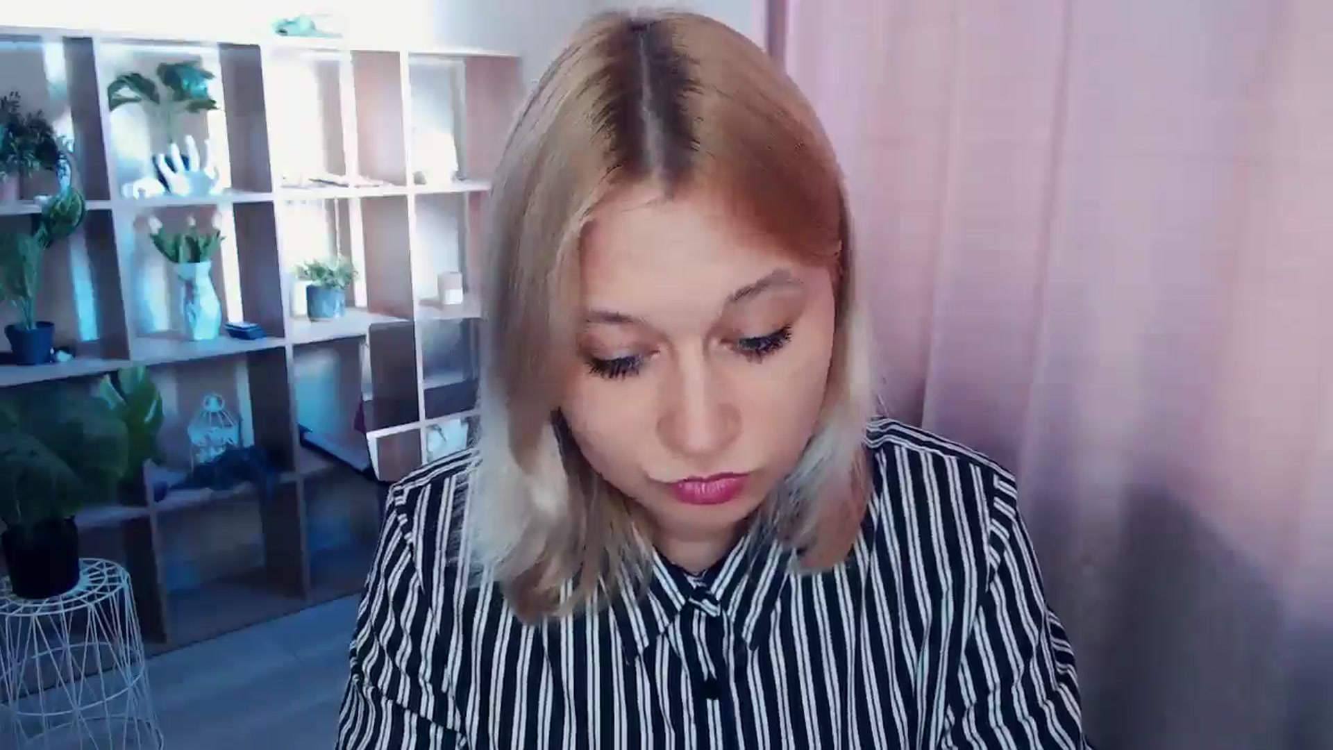 Gallery image thumbnail from Kukla_kolduna's myfreecams stream on, 04/03/2025, 15:45 image 5 of 20